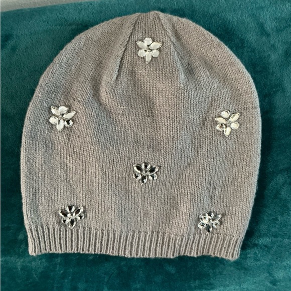Nice Betsy Johnson beanie 🌟🌟🌟 - Picture 6 of 6